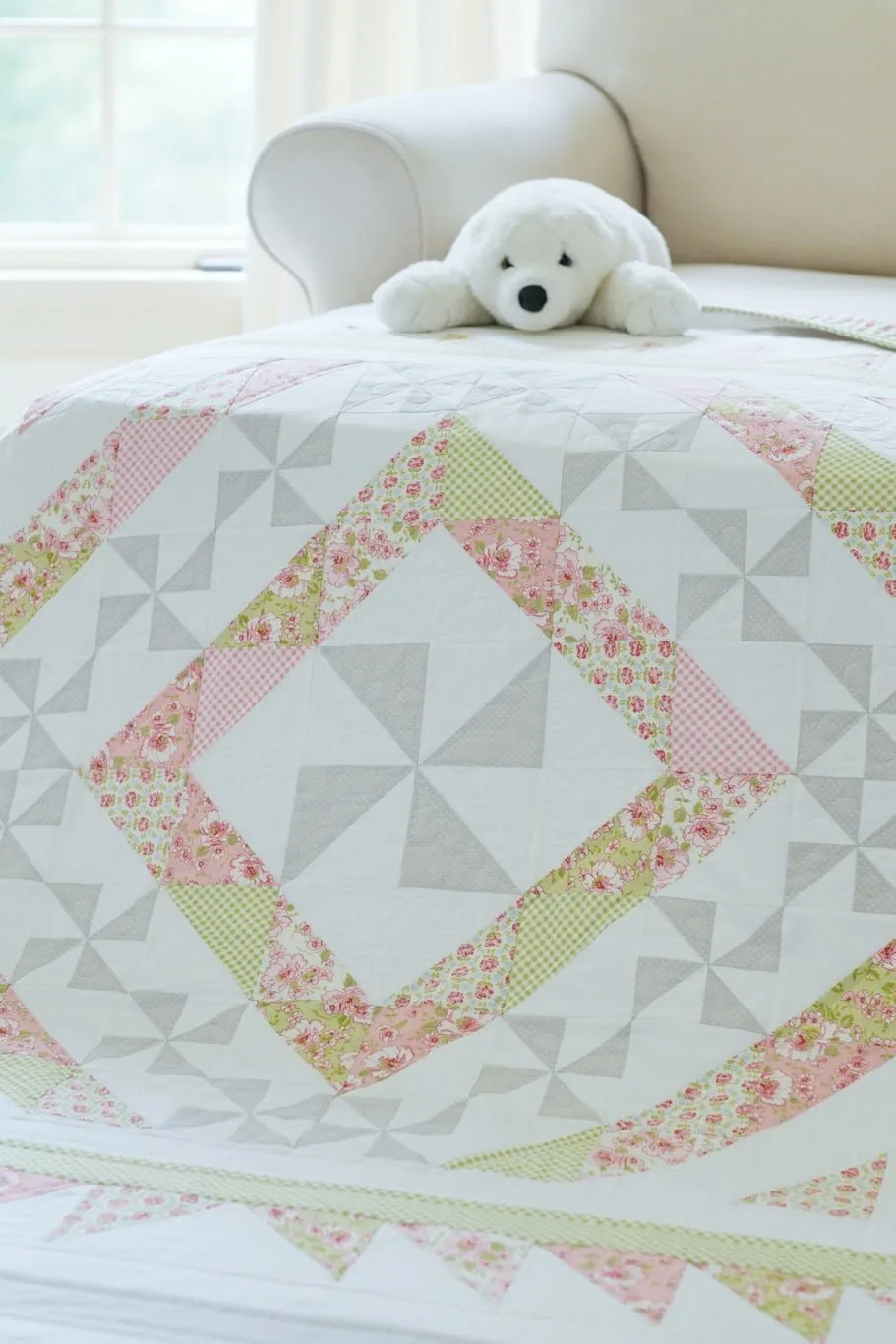 Pinwheel Promenade Quilt Pattern with Polar Bear close up