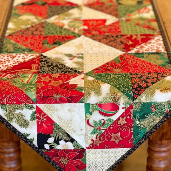 https://www.maplecottagedesigns.com/wp-content/uploads/2022/10/Charm-Pack-Quilt-Pattern-600x600.jpg