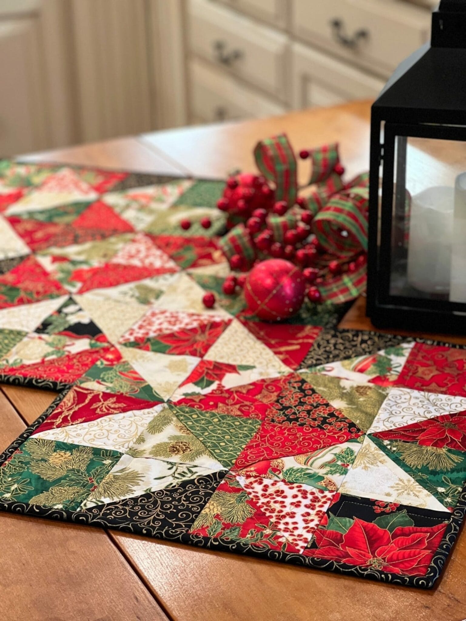 holiday-stars-table-runner-pattern-maple-cottage-designs