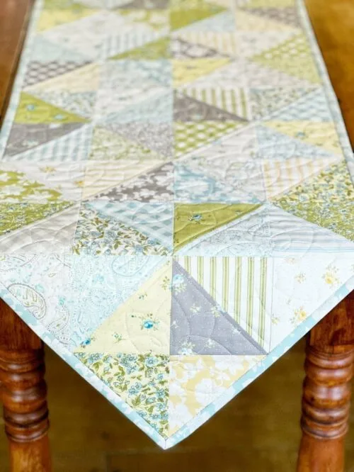 Cottage Diamonds Table Runner Pattern - Image 4