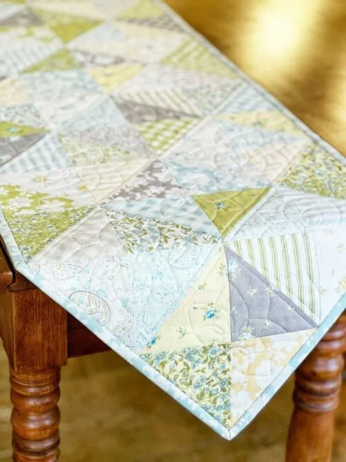 Cottage Diamonds Table Runner Pattern - Image 3