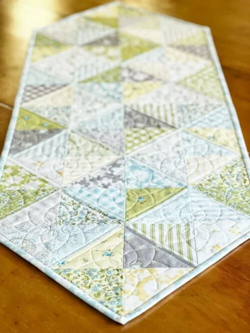 Cottage Diamonds Table Runner Pattern - Image 2