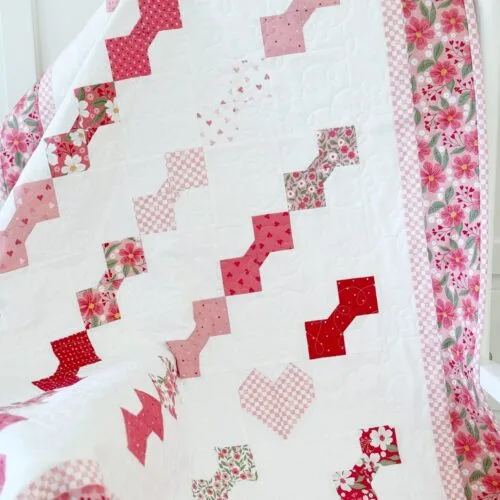 charm pack quilt pattern Tied with Love